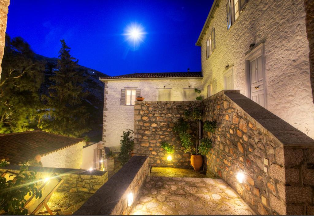 Nereids Guesthouse Hydra  Exterior photo