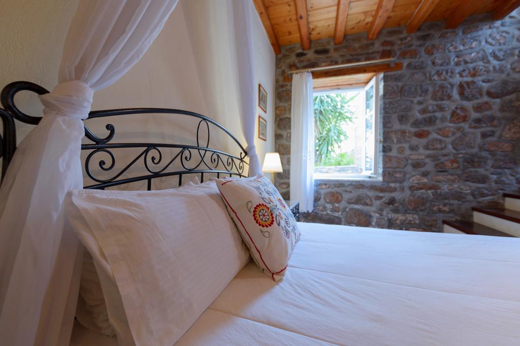 Nereids Guesthouse Hydra  Exterior photo
